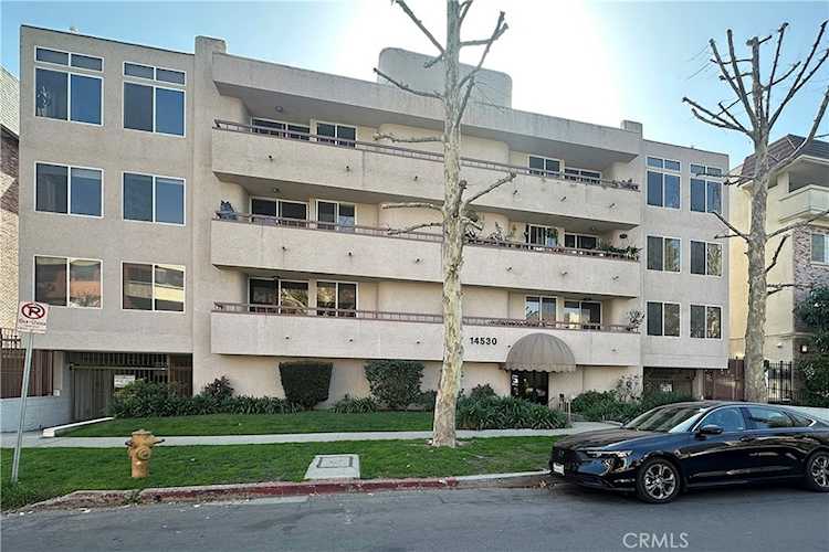 14530 Benefit #102, Sherman Oaks, CA 91403