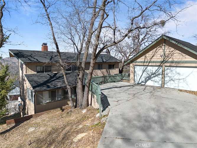 1405 Sequoia Dr, Lake Arrowhead, CA 92352