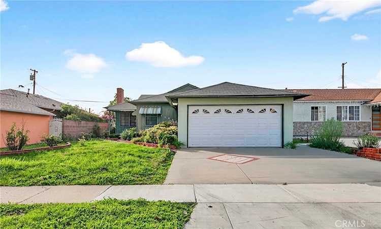 11803 Chanera Ave, Hawthorne, CA 90250
