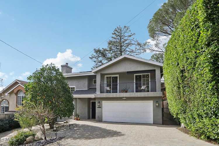 5853 Canyonside Rd, La Crescenta, CA 91214