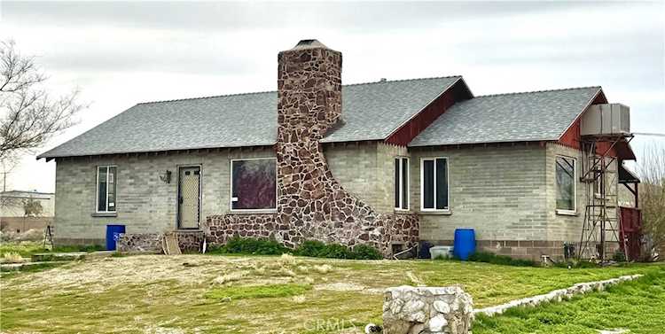 19859 Anahola Rd, Helendale, CA 92342