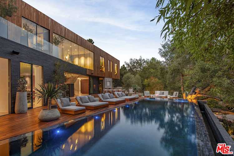 2535 Hutton Dr, Beverly Hills, CA 90210