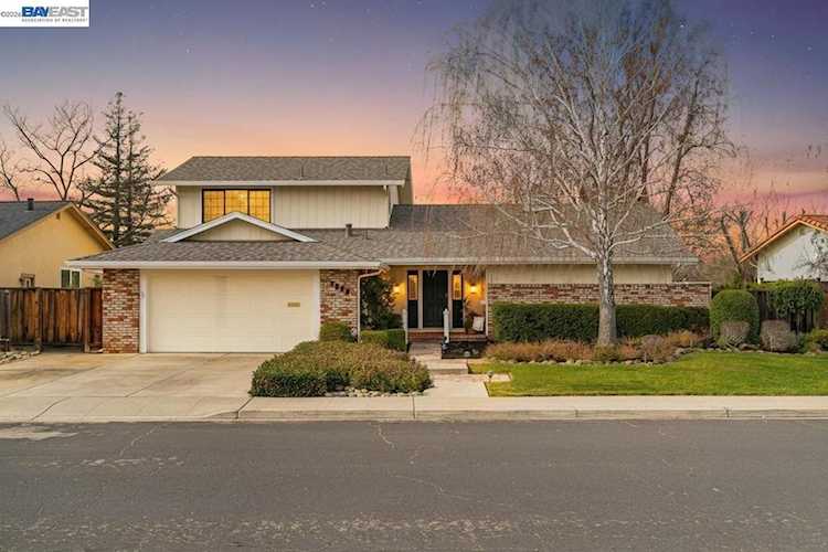 2059 Westbrook Ln, Livermore, CA 94550