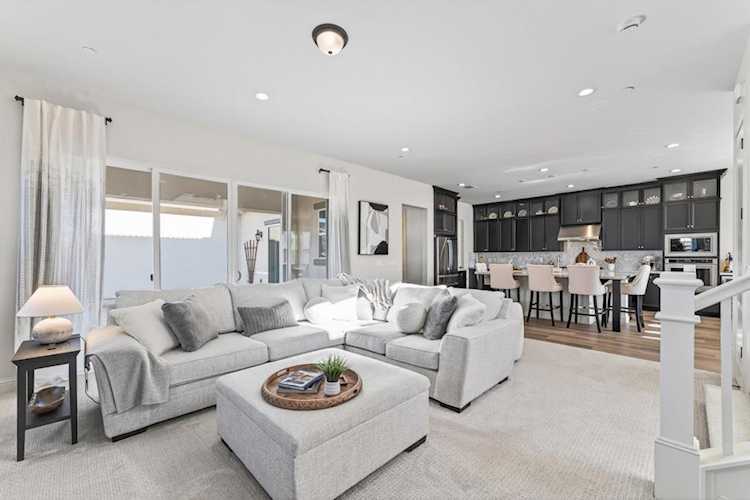 585 Santa Lucia Way, Marina, CA 93933