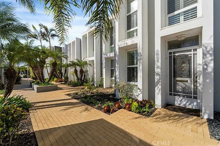 3965 Aladdin Dr, Huntington Beach, CA 92649