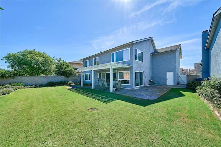 10449 Apache River Ave, Fountain Valley, CA 92708