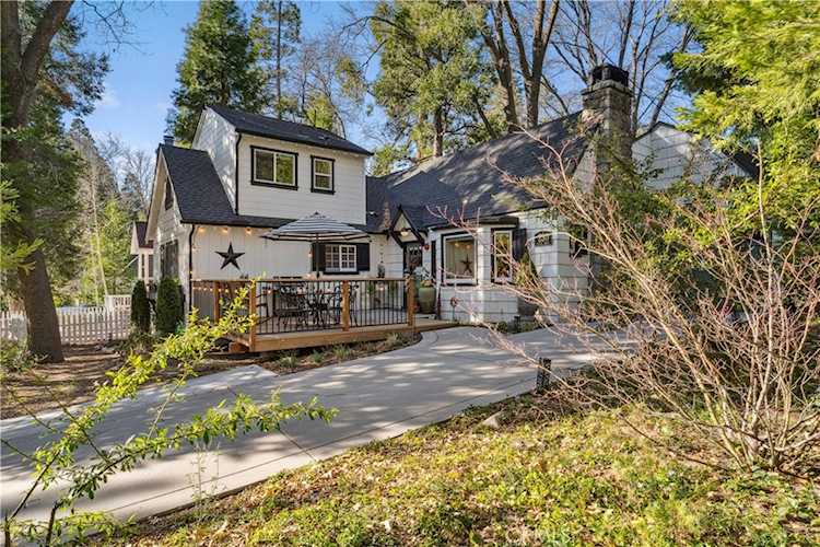 230 Maple, Lake Arrowhead, CA 92352