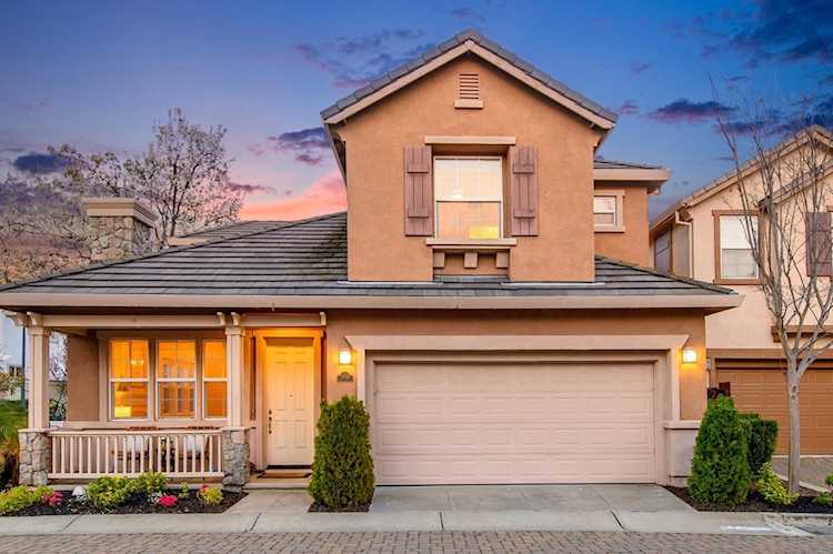3989 Strafford Ct, Dublin, CA 94568