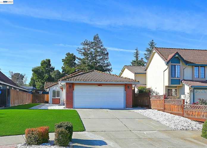 1128 1128 Larkspur Dr, Livermore, CA 94551