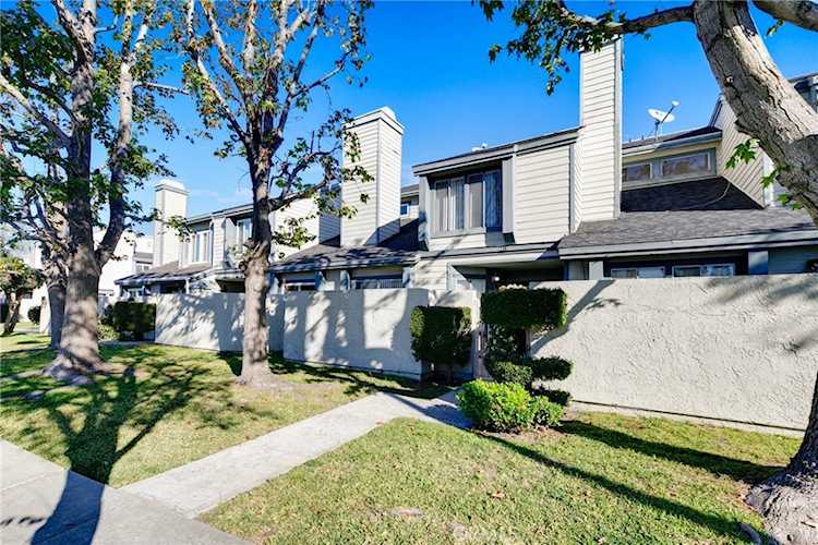 9013 Buckles St, Downey, CA 90241