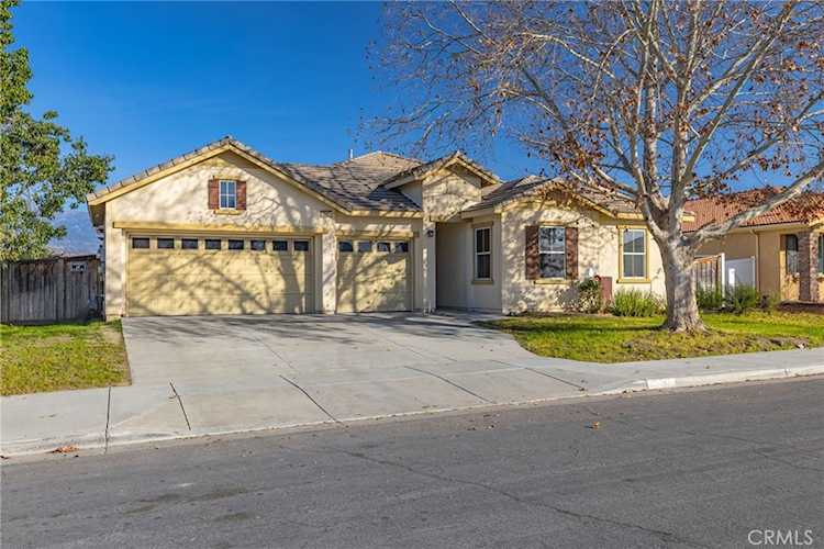 741 Amor, San Jacinto, CA 92582