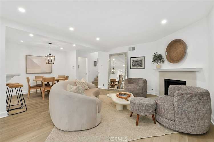 21500 Califa St #184, Woodland Hills, CA 91367