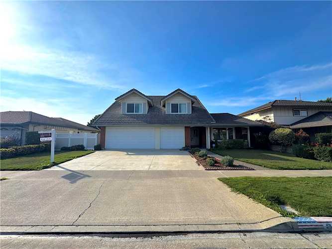 15781 Clarendon, Westminster, CA 92683