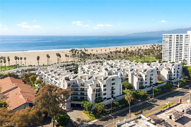 2940 Neilson Way #302, Santa Monica, CA 90405