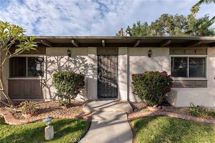 1592 Christopher Ln, Redlands, CA 92374