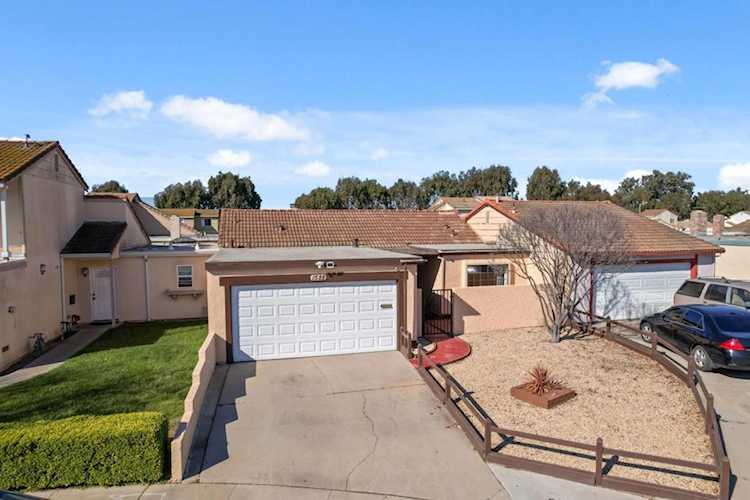 1588 Duran St, Salinas, CA 93906