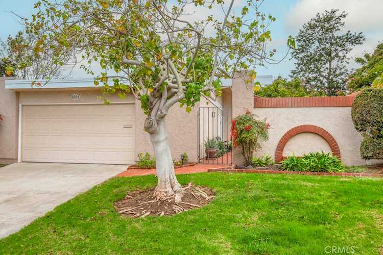 5231 Moya, Laguna Woods, CA 92637