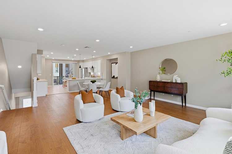 1279 Milkweed St, Milpitas, CA 95035