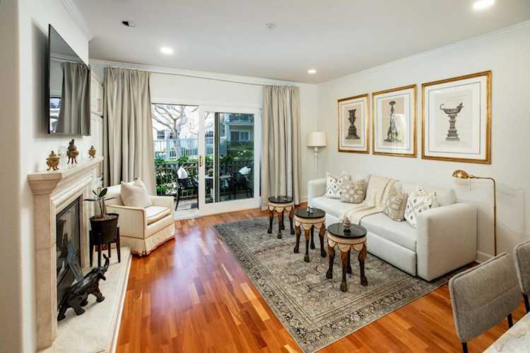 1 W Edith Ave #A101, Los Altos, CA 94022