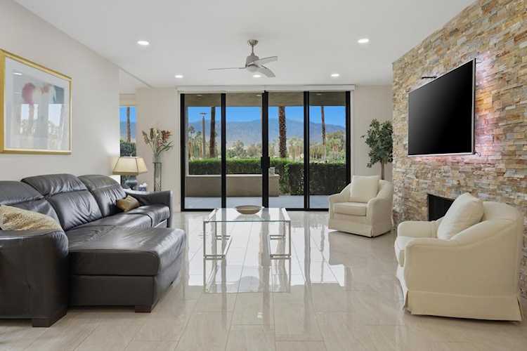 910 Island Dr #114, Rancho Mirage, CA 92270