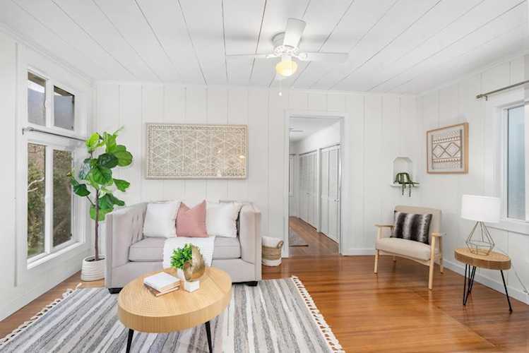 129 Alvarado St, Brisbane, CA 94005