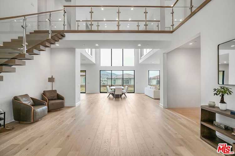 20150 W Galway Ln, Porter Ranch, CA 91326