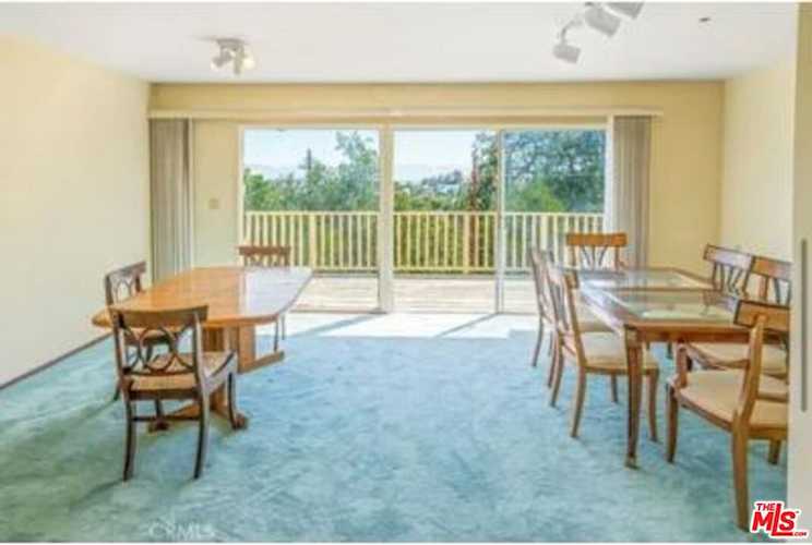 4938 Medina Rd, Woodland Hills, CA 91364