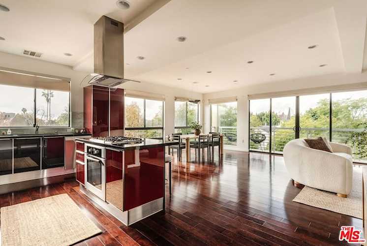 812 N Croft Ave #301, West Hollywood, CA 90069