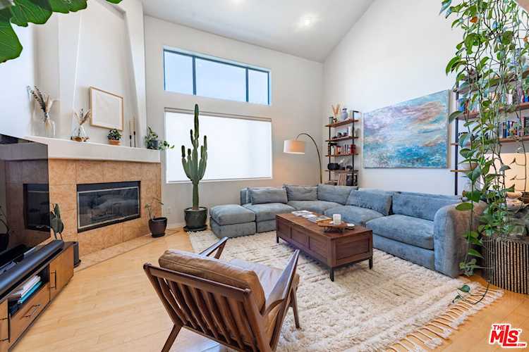 10924 Bloomfield St #6, North Hollywood, CA 91602