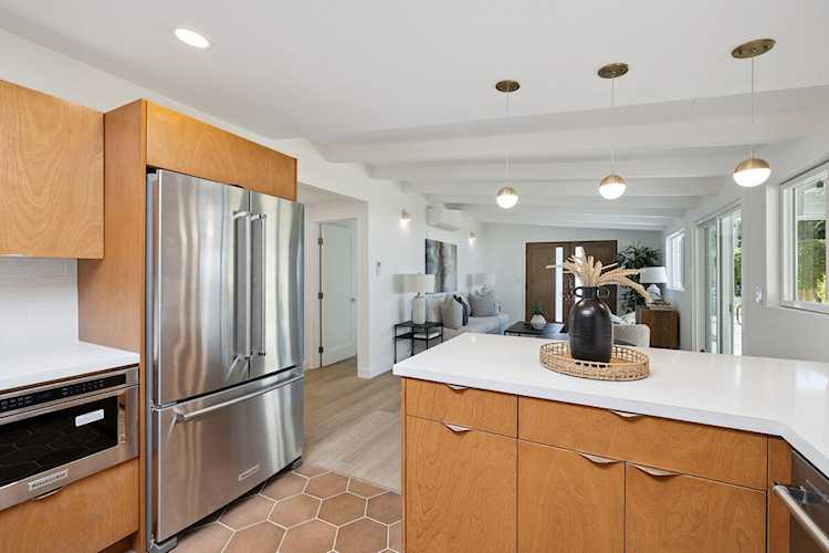 21 La Cadena St, Santa Barbara, CA 93103