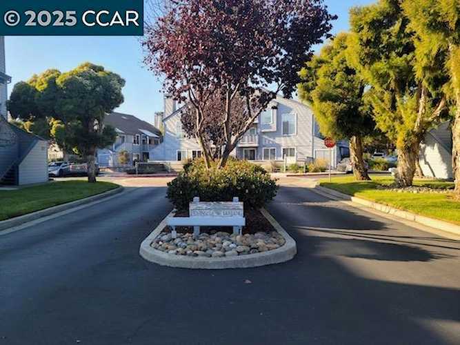 473 473 Cork Harbour Cir #A, Redwood City, CA 94065