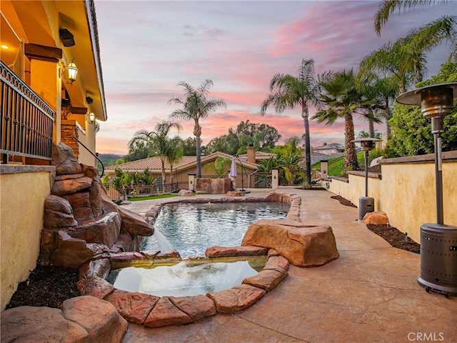 22138 Drover Way, Canyon Lake, CA 92587