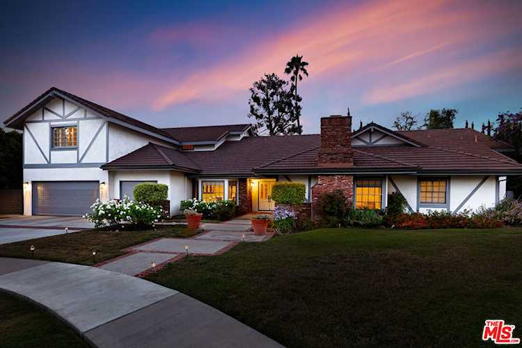 17341 Cumpston St, Encino, CA 91316