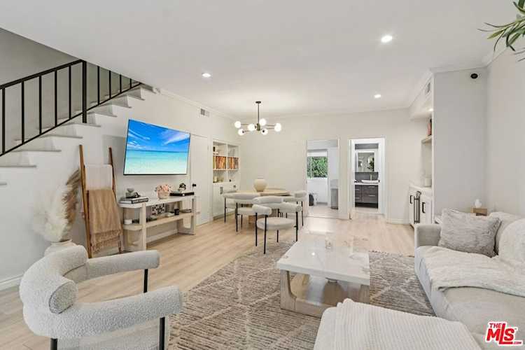 5139 Balboa Blvd #2, Encino, CA 91316