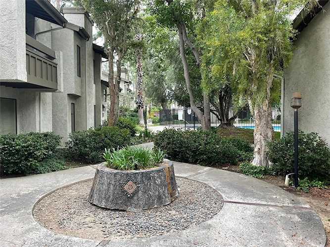 16255 Devonshire St #57, Granada Hills, CA 91344