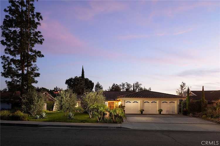 24972 Buckboard Ln, Laguna Hills, CA 92653