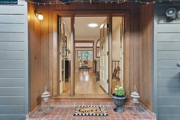 11 Los Conejos, Orinda, CA 94563-2214