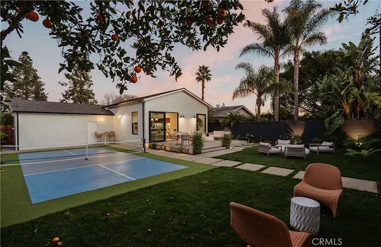 2187 Meyer Place, Costa Mesa, CA 92627