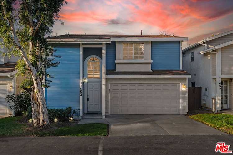 11453 Fox Hollow Ln, Pacoima, CA 91331