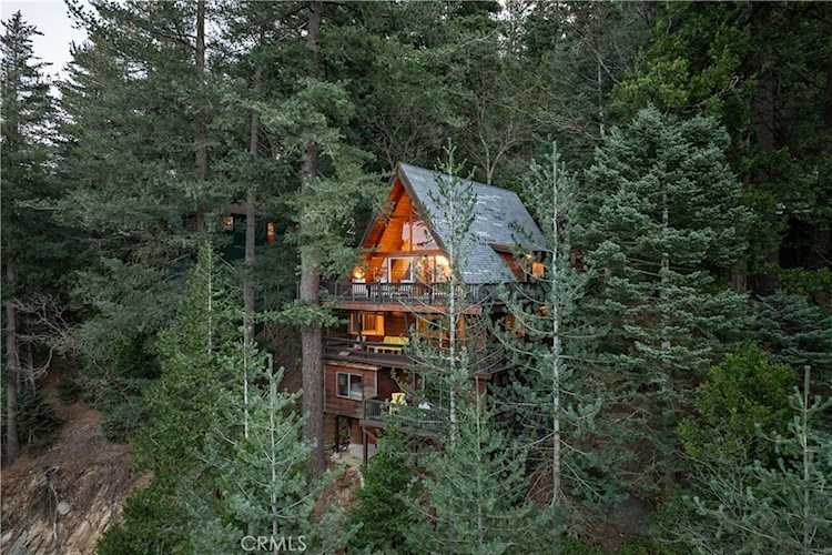 24032 Skyland, Crestline, CA 92325