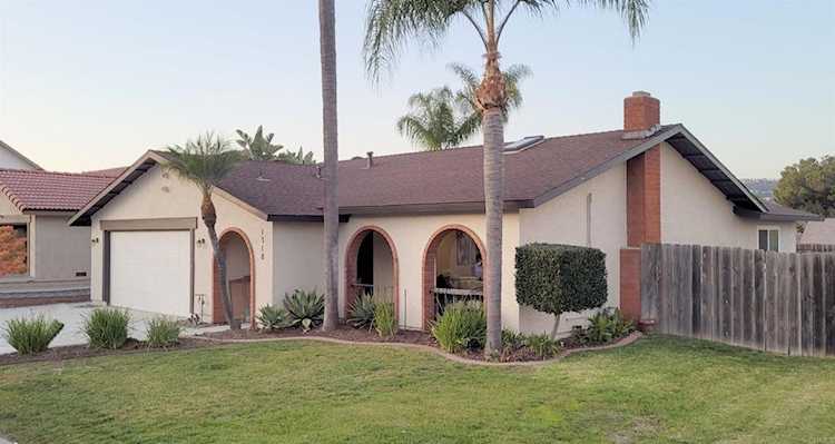 1318 Shadow Hills Ct, San Marcos, CA 92069