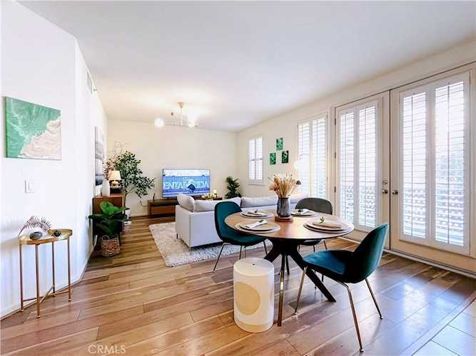 201 E Angeleno Ave #206, Burbank, CA 91502