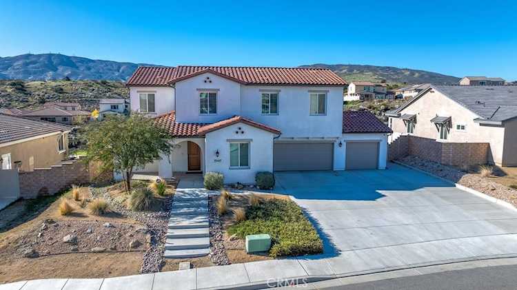 3948 Stirrup Ct, Palmdale, CA 93551