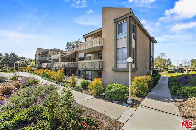 824 Pinetree Circle #14, Thousand Oaks, CA 91360