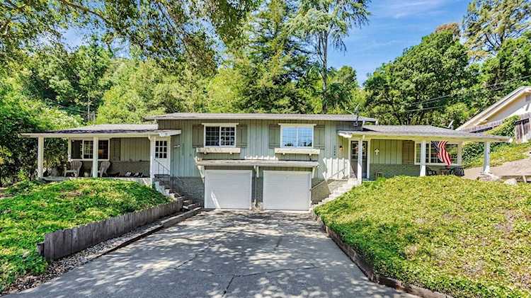 2050 2050 Donald Dr, Moraga, CA 94556