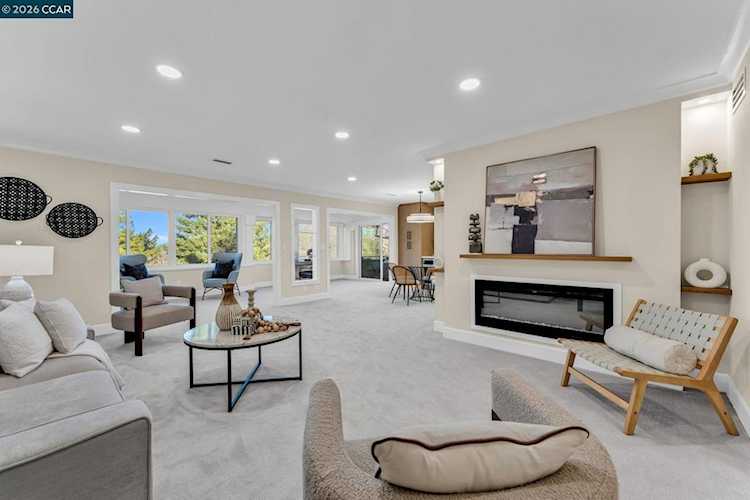 2825 2825 Ptarmigan Drive #3, Walnut Creek, CA 94595