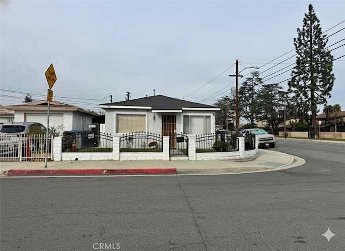 13947 Downey, Paramount, CA 90723