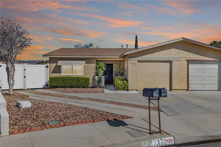 2372 Antigua Ct, Hemet, CA 92545