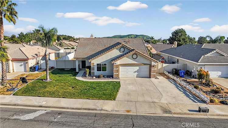 5661 Bailey Ct, San Bernardino, CA 92407