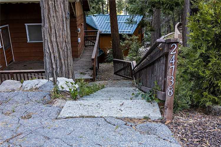 24738 Nestal Ct, Crestline, CA 92325